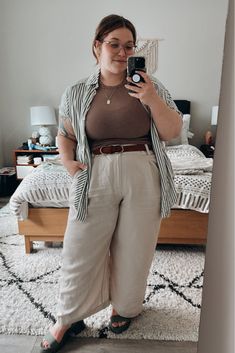 Summer Biz Casual, Summer Therapist Outfits, Plus Size Button Down Shirt Outfit, Hospital Work Outfit, Beige Outfits, Clothing Aesthetics, Colorful Clothes, Work Fits