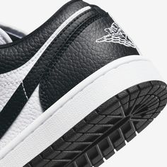 Brand: Air Jordan Model: WMNS Air Jordan 1 Low SE Nickname: 'Homage Split White / Black'Colorway: White / Black - White SKU: DR0502-101Release Date: 09/22/2022 Jordan 1 Low Homage, Air Jordan 1 Low Women, Low Cut Shoes, Air Jordan 1s, Sneaker Shop, Air Jordan 1 Mid Se, Jordan Model, Nike Air Jordan 1 Low, Nike Air Jordan 1 Mid