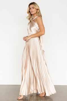 Stand out in our flattering Sandra Pleated Maxi Dress that comes in a Copper color. This dress will make you feel like a statement in any room! Champagne Wedding Guest Dress, Wedding Guest Maxi Dress, Emerald Color, Pleated Maxi Dress, Pleated Maxi, Champagne Color, Copper Color, Black Maxi Dress, Skirt Length