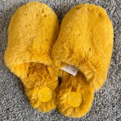 Fits Up To Size 8-8.5. Too Small For 9. Pearl Slippers, Alpaca Slippers, Leopard Slippers, Fur Mules, Jelly Slides, Preppy Beach, Shearling Slippers, Open Toe Slippers, Suede Slides