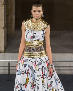 Egyptian Runway, Modern Egyptian Fashion, Pharaonic Art, Egyptian Clothes, Egyptian Dress, Traveling Fashion, Frida Kahlo Style