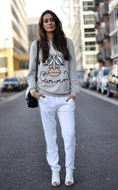 FINAL SALE Grey cotton sweatshirt from carven featuring a crew neck Multicoloured embroidered face design at the front Long sleeves. Color: gray Cotton Chevron Outfit, Embroidered Face, Zara Bags, Heart Fashion, Luxury Women Fashion, Sweatshirts Online, Grey Cotton, Street Style Women, Daily Outfits