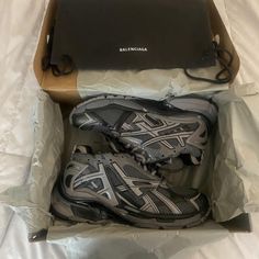 Grey & Black Balenciaga Runners Balenciaga Runner, Balenciaga Runners, Shoes Balenciaga, Black Balenciaga, Balenciaga Mens, Balenciaga Shoes, Black Trainers, Fitness Inspo, Balenciaga