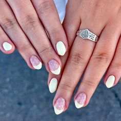 Shirt Nail Designs, Utah Nails Designs, Easy Nail Art Short Nails, Neutral Vacation Nails, Teen Nail Designs, Pink Tip Nails, Pearl Nail Art, Bday Nails, Teen Nails