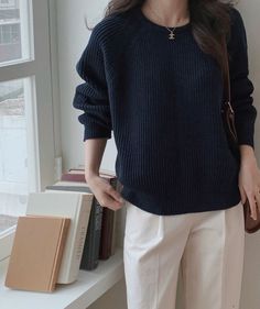 Uniqlo Women Outfit, Minimalist Fashion Women, Korean Casual Outfits, Casual Day Outfits, Classy Casual Outfits, Stylish Work Outfits, Easy Trendy Outfits, Women Outfit, 가을 패션