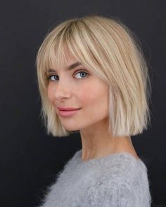 23 Short Hair with Bangs Hairstyle Ideas (Photos Included) Hair With Bangs, Wig Lace, Short Hair With Bangs, Blonde Wig, Haircuts With Bangs, Ash Blonde, Shoulder Length Hair