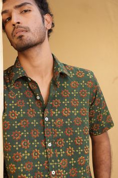 100% Ultra-soft Cotton Hand block printed with natural dyes Fitted look with a slim fit Ethically made in India The Sufi Short Sleeve Shirt was hand block printed using a traditional Ajrakh printing technique. This fabric was printed using vegetable and plant dyes only. Inconsistencies in the print are a feature of the hand-printed nature of the fabric, and the actual color of the shirt may differ slightly from the pictures. Tailored Fit: fits true to size. Get your normal size for a fitted lo Red Abstract, Long Sleeve And Shorts, Indian Inspired, Plant Dyes, Summer Prints, Mens Button Up, Green And Red, Red Shorts, Sustainable Fabrics