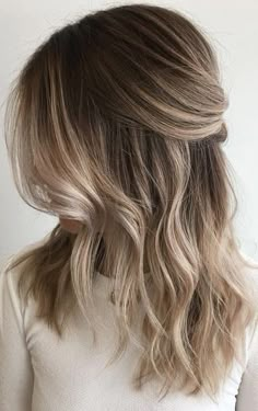 Sandy Blonde Hair, Balayage Straight, Balayage Straight Hair, Balayage Blond, Blond Balayage, Blonde Hair Looks, Penteado Cabelo Curto