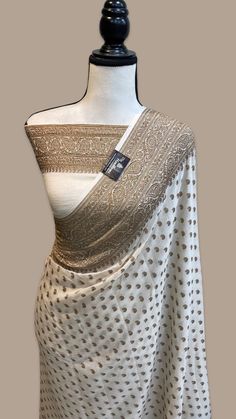 White Banarasi Saree, Banarasi Georgette Saree, Saree Heavy, Simple Saree Designs, Saree Draping Styles, Indian Bridal Sarees, Traditional Blouse Designs