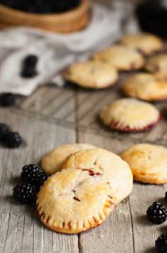 Blackberry Hand Pies, Blackberry Mascarpone, Beer Food, Hand Pie, Slow Cooker Desserts, Baked Goodies, Baking Sweets, Yummy Desserts