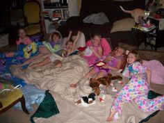 Best birthday/sleepover ever!!!! Childhood Sleepover Aesthetic, Childhood Sleepover, Sleepover Nostalgia, 2000s Sleepover, Childhood Moodboard, Chill Friends, 2000 Vibes, Kids Sleepover, Birthday Sleepover