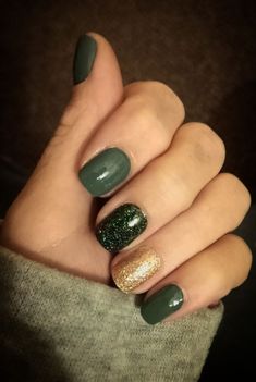 Nail Color Combo Ideas, Fall Nails Green, Sticker Nails, Color Street Mixed Mani, Colorstreet Combos, Different Color Nails, Sns Nails Colors, Revel Nail, Dip Manicure