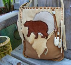 Hand Purse Design, Bear Medicine, Medicine Bags, Native American Crafts, Quilted Wallet, Nativity Crafts, Creation Couture