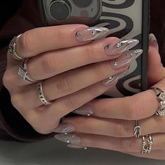 Amazon.com: MISUD Press on Nails Medium Almond Fake Nails Glossy Glue on Nails Chrome Swirl Acrylic Nails Stiletto Silver Aurora Artificial Nails 3D Pearl Flash False Nails with Design 24 pcs : Beauty & Personal Care Amazing Nails, Silver Nail, Nagel Tips, Easy Nails, Colorful Nails, Y2k Nails, Nail Swag, Nailed It, Nail Inspiration