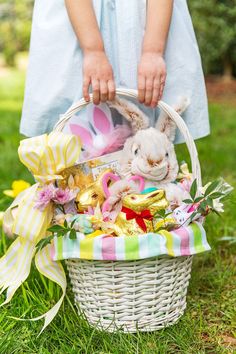 Easter Hampers, Courtney Whitmore, Easter Party Ideas, Lindt Chocolate, Easter Bows, Personalized Ribbon, Easter Basket Diy, Easter Basket Ideas