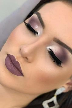 Makeup Lips Matte, Make Up Designs, Lipstick Liquid, Wedding Hairstyles And Makeup, Purple Eye Makeup, Lip Makeup Tutorial, Eye Makeup Pictures, Eye Makeup Steps, Eye Makeup Designs