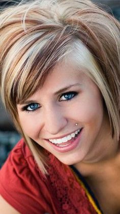 Red Hair With Grey Highlights, Bobbed Hairstyles With Fringe, Hairstyles Bob, Haircut Short, Layered Bob Hairstyles, Short Hair With Bangs, Short Hair Styles Easy, Bob Haircut