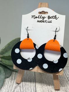 polka dot earrings - black and orange - Halloween earrings - black and orange polka dot faux leather earrings - polka dot Halloween earrings - circle faux leather earrings - layered faux leather - fun Halloween earrings Halloween Earrings Diy, Fun Halloween Earrings, Cricut Leather, Wood Jewelry Diy, Cricut Earrings, Polka Dot Earrings, Diy Leather Earrings, Dot Earrings, Earrings Ideas