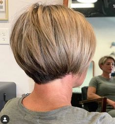 Highlighting Short Hair, Chic Short Hair, Silver Highlights, Shorter Hair, Chin Length Hair, Bob Haircut For Fine Hair, Extensions Hair, Short Hairstyles For Thick Hair