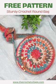 a crochet round bag is shown with the text free pattern, and it has a