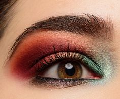 Christmas Inspired Makeup, Simple Christmas Makeup, Bout Makeup, Colour Pop Makeup, Christmas Makeup Simple, Holiday Eyeshadow, Special Event Makeup, Txt Concert, Christmas Eyeshadow