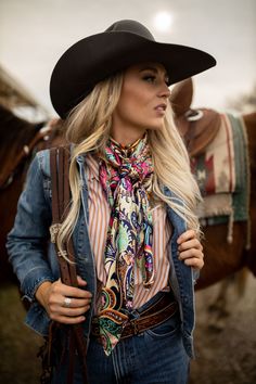 Western Fashion Photoshoot, Cute Rodeo Outfits, Rodeo Outfits For Women, Country Jam, Vest Outfits For Women, Race Outfit, Western Fits, Cowgirl Style Outfits, Casual Attire For Women