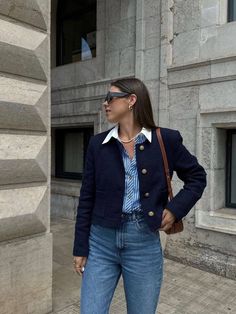 Navy Tweed Blazer Outfit Women, Navy Blue Tweed Jacket Outfit, Tweet Blazer Outfit, Jeans Outfit Old Money, Rich Style Outfits Classy, Navy Tweed Jacket Outfit, Blue Tweed Blazer Outfit, Old Money Denim, Tweet Jacket Outfit