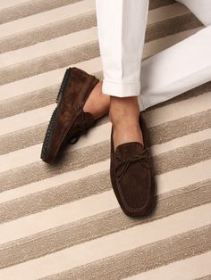 These Aurélien Moccasins Driving Shoes Chocolatebrown for Men Size 11 symbolize Mediterranean style and ultimate comfort. A combination of traditional details and a contemporary twist. This model is made in  Suède. The  Shoes are made entirely by hand in Italy. For exclusive, luxurious and handmade Italian Shoes you've come to the right place at Aurélien! Italian Dress Shoes Men, Moccasins For Men, Italian Dress Shoes, Brown City, Driving Shoes Men, Kicks Shoes, Holiday Shoes, Moccasins Mens, Suede Moccasins