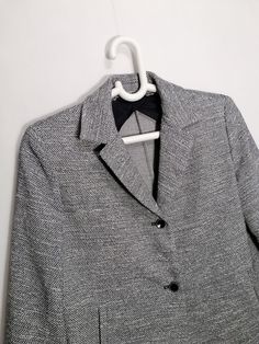 MAX MARA STUDIO women's melange cotton blazer Very good used condition Size tagged 38 (CH), 8 (USA), 40 (F), 30 (MEX), 10 (GB), 42 (I), fits like M (please check measurements) Composition: 78% cotton, 15% acrylic, 7% nylon (fabric), 100% cupro (lining) Measurements: Shoulder to shoulder - 15.7″ / 40 cm Pit to pit - 20.5″ / 52 cm Back length from collar - 21.7″ / 55 cm Sleeve length from shoulder - 22″ / 56 cm *All measurements are taken with the garment laying flat #400 We are ready to make a di Office Cotton Sport Coat With Long Sleeves, Office Cotton Blazer With Button Closure, Cotton Office Blazer With Button Closure, Cotton Office Blazer With Buttons, Single Breasted Cotton Tweed Jacket For Work, Cotton Single-breasted Tweed Jacket For Work, Cotton Single Breasted Tweed Jacket For Work, Cotton Sport Coat With Button Closure For Office, Fall Cotton Sport Coat For Office