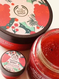 The Body Shop Christmas, Christmas Body Care, The Body Shop Aesthetic, Bath And Body Christmas, Body Shop Christmas, Christmas Cosmetics, Christmas Skincare, Body Shop Skincare, Fresh Scents