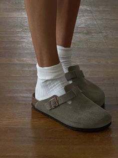 Boston Clogs, Fall 23, Casual Nails, Xmas List, Clothing Pieces, Looks Street Style