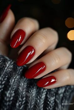 Classic Red Nails, Short Red Nails, Chrome Designs, Makeup Nails Designs, Red Christmas Nails, Fall Nail Trends, Ombre Nails Glitter, Almond Shape Nails