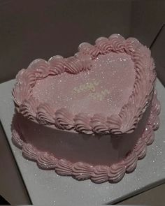 Pink Heart Bday Cake, Pink Heart Cake, 21 Cake, Heart Shaped Birthday Cake, Crust Designs, Heart Cake Design, Heart Shape Cake, Glitter Birthday Cake, Sparkly Cake