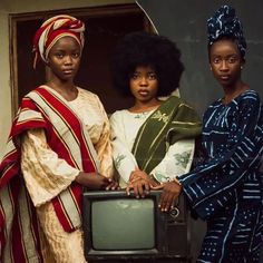 Nigerian Women Fashion Traditional, East African Clothing, Yoruba Aesthetic, Nigerian Photography, Nigerian Aesthetic, Sunset Eyes, African Aesthetic, Nigerian Culture, Yoruba People