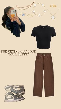 Simple but elegant great for Finneas’s tour Out Loud