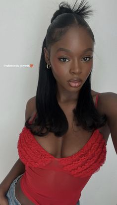 Dark Skin Beauty, Black Femininity, Foto Ideas Instagram, Baddie Hairstyles, How To Pose, Pretty Makeup, Black Girls Hairstyles, Black Women Hairstyles, Hair Looks