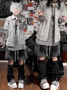 Japanese Goth Fashion Men, Mens J Fashion, 90s Harajuku Fashion Men, Male J Fashion, V Kei Outfits, Striped Socks Outfit, Gyaru Boy, Japanese Male Fashion, Kawaii Boy Outfits