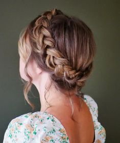 Milkmaid Braids Milkmaid Braid Tutorial, Different Types Of Braids, Dutch Braid Crown, Upside Down Braid, Milkmaid Braid, Viking Braids, Different Braids, Mohawk Braid, Hairdo Wedding