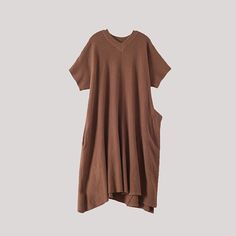 Item Code4347603615806MaterialAlpaca FiberProduct Details:·Casual·V-neck·Solid Color·Split Hem·The hat of the clothes is not fixed and has two straps.·Short SleeveOne Size(Fit for EU 38-42,US8-12,UK12-16,AU12-16,NZ12-16)Length: 114.00 cm/ 44.88 "Bust: 128.00 cm/ 50.39 "Arm: 42.00 cm/ 16.54 "The model height:5'4"/165cm,weight:108lb/49kgTips:1. The products are taken in kind, due to shooting techniques, light, and color parameter settings, etc., product images may appear different degrees of color difference on different displays, the actual color, please prevail in kind.2. Because of the cut,the pattern would be a little different with the kind,please consult with the real products,and hope you can understand.3. Due to the different measurement methods and clothing shrinkage, there may be 1 Oversized V-neck Solid Color Dress, Oversized Solid Color V-neck Dress, Brown V-neck Solid Color Dress, Brown V-neck Solid Dress, Brown V-neck Dress, Plain V-neck Fall Dress, Plain V-neck Dress For Fall, Winter Vacation V-neck Dresses, Fall V-neck Plain Dress