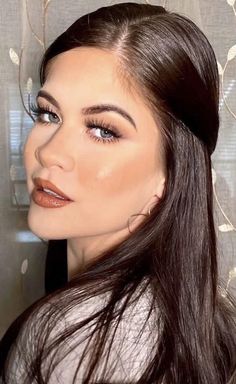 Fuller Lips Naturally, Bridal Makeup Tips, Beach Makeup, Prom Makeup Looks, Stunning Makeup, Makeup For Teens, Glam Hair, Glowing Makeup, Makeup Transformation