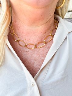 This Big Thin Chain is expertly crafted from waterproof 18K gold-plated stainless steel, making it the perfect statement piece for layering or wearing on its own. With a size of 3mm width and 60mm inner diameter, it is both bold and delicate, adding a touch of effortless chic to any outfit. The hypoallergenic and nickel-free materials ensure all-day wear comfort, while the cubic zirconia crystals add a touch of elegance and shine. Pretty In Pink Dress, Casual Work Wear, Pink Pineapple, Star Spangled, Next Clothes, Boot Accessories, Effortless Chic, Earring Necklace, Link Chain