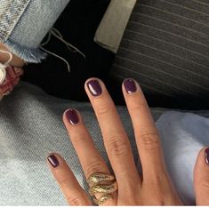 Plum Colored Nails, Black Sns Nails, Nail Art Designs Fall, Super Short Nails, Plum Nails, Beautiful Nail Art Designs, Minimal Nails, Purple Nail