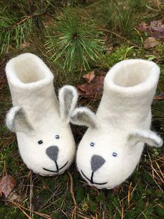 Felted slippers "Bunnies" will warm favorite legs and cheer up. Made by hand from wool, sutured with leather. Winter Felt Boots Valenki Winter Felt Slippers With Soft Sole, Felted Wool Slippers Pattern, Boy Slippers Fox Felted, Wet Felted Slippers, Plaid Shoes, Felted Wool Slippers, Boys Slippers, Felt Boots, Wool Shoes