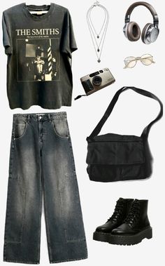 Grunge Outfits Band Tees, Grunge Style 90s Woman, Grunge Cool Outfits, The Smiths T Shirt Outfit, Earth Grunge Aesthetic Outfit, The Smiths Shirt Outfits, 80s Grunge Clothes, Grunge Band Aesthetic Outfits, Nirvana Grunge Outfit