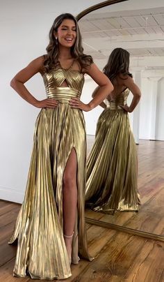 Evening Wear Dresses, Dress Drape, Looks Party, Semi Formal Dresses, Long Evening Gowns, Formal Dresses Short, Long Prom Dresses, Grad Dresses, Looks Chic