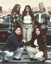 Chicana Style Outfits Plus Size, Chicana Hair, Chicana Hairstyles 90s, Chicana Pfp, 90s Chola Aesthetic, Chola Outfits, Chola Costume, 90s Chola, Chola Aesthetic