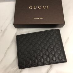 Gucci Designer Gucci Wallet With Logo Plaque, Luxury Gucci Wallets With Logo Plaque, Designer Formal Wallets With Embossed Logo, Gucci Designer Wallet For Formal Occasions, Gucci Luxury Formal Wallet, Wallet With Coin Pocket, Web Detail, Bags Gucci, Gucci Monogram