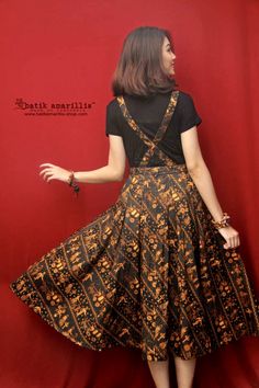 Bawahan Batik, Batik Long Dress, Outfit Rok Batik, Skirt Batik Modern, Latest Ankara Dresses, Toddler Sun Dress, Long Blouse Designs, Overall Skirt, Latest Dress Design