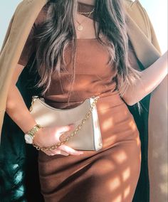 Brown skirt and top Brown Monochrome Outfit, Ootd Winter, Monochromatic Outfit, Monochrome Outfit, Brown Outfit, Light Brown, Dark Brown, Black