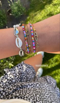 Beachy Aesthetic, Necklace Stack, Beach Necklace, Beach Necklaces, Diy Bracelet Designs, Summer Bracelets, Stacked Jewelry